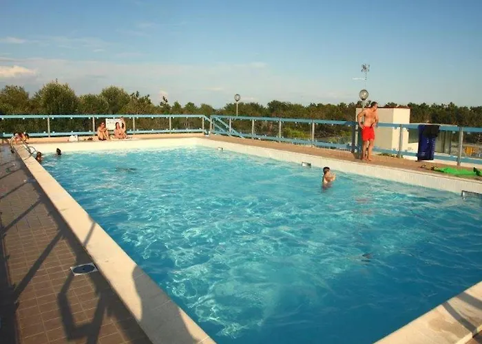 Sea Breeze And Rooftop Pool *